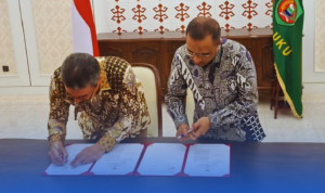 Gubernur Maluku Hendrik Lewerissa bersama Bupati Seram Bagian Timur (SBT) Fachri Husni Alkatiri Gubernur Maluku Hendrik Lewerissa bersama Bupati Seram Bagian Timur (SBT) Fachri Husni Alkatiri